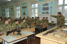 Заняття з дисципліни «Вогнева підготовка» проводить полковник Грицанчук В.В.